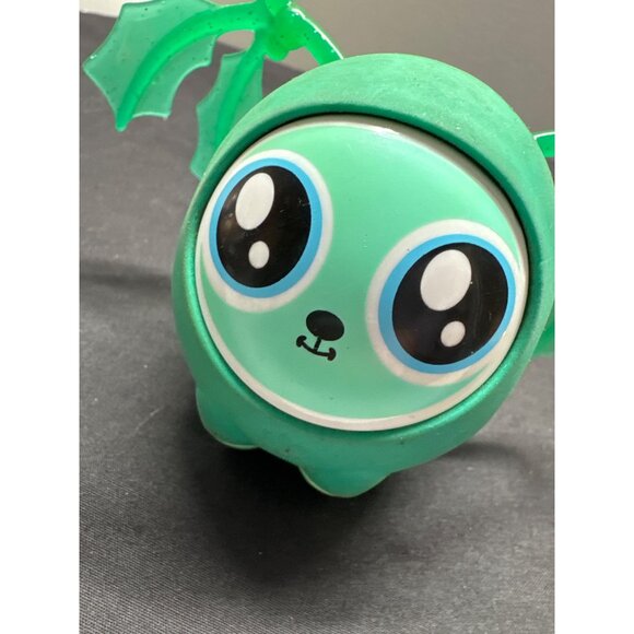 Windzie Christmas Cheer Mistletoe Interactive Singing Green Toy With Wings - Picture 4 of 4